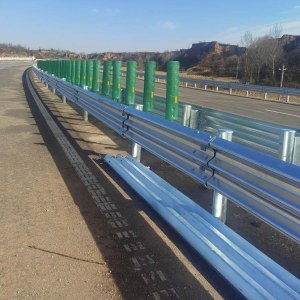 力泰護(hù)欄板與防護(hù)網(wǎng) 構(gòu)筑安全防線的專業(yè)守護(hù)者