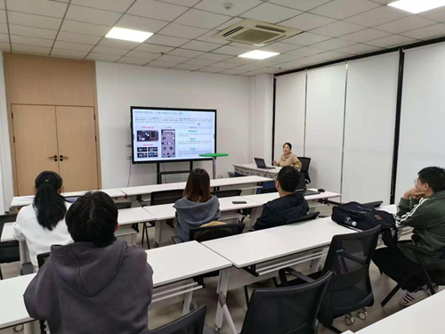 聚焦鴻蒙智聯場景，深化產教融合新篇——“智慧教育”工作室鴻蒙項目會議側記