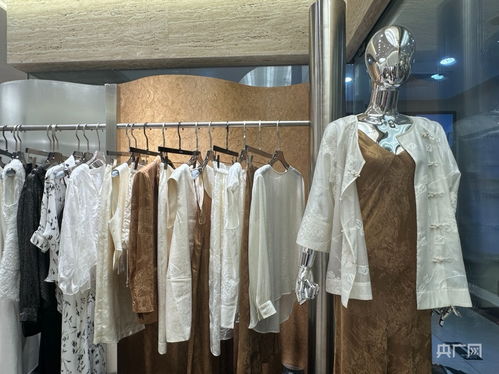 深圳南油原創新中式服裝走俏市場，引領服飾批發新風尚